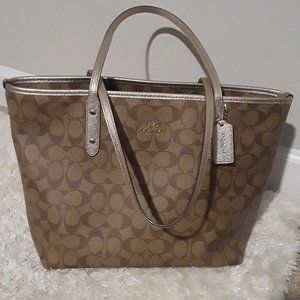 Coach City Tote In Signature Canvas